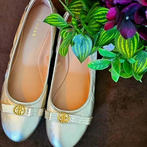 Cole Haan Women's Light Gold Flats - Picture 16 of 16